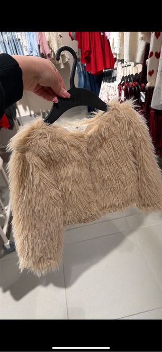 Шубка для  дівчинки HM , навушники-шапка