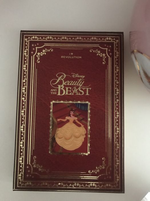 Палетка для глаз»Beauty and the beast”,24 цвета ,тени ,качестао !