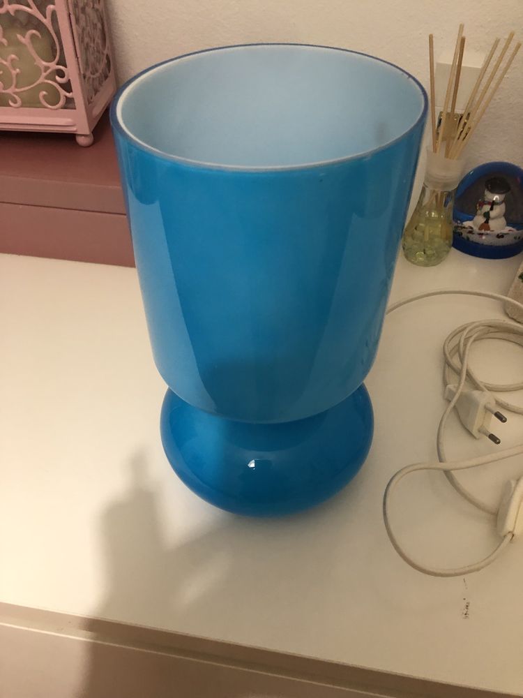 Candeeiro como novo azul da marca ikea