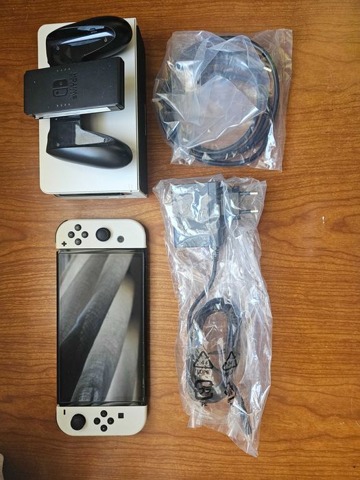 Nintendo Switch OLED Branca com vários extras