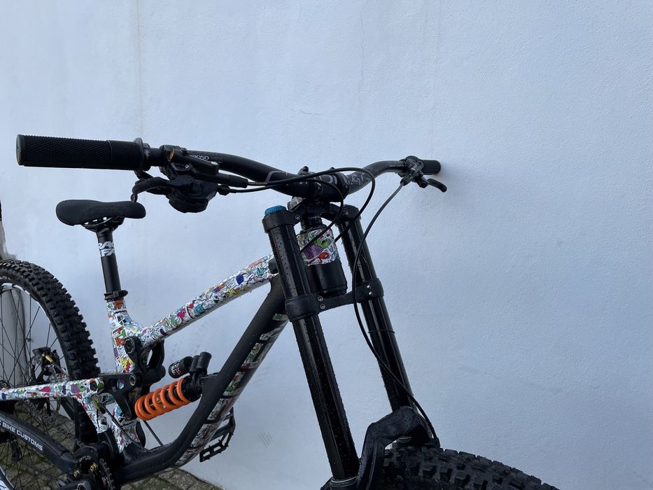 Bicicleta Downhill Saracen Myst 29/29