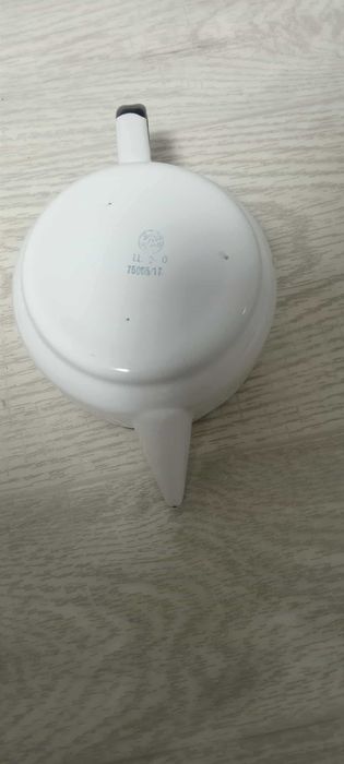 Новый советский эмалированный чайник