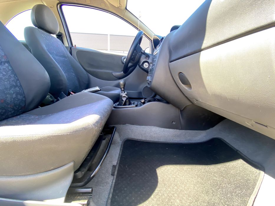 Opel Corsa C 1.4 a Gasolina – 2001 – 170.000 km