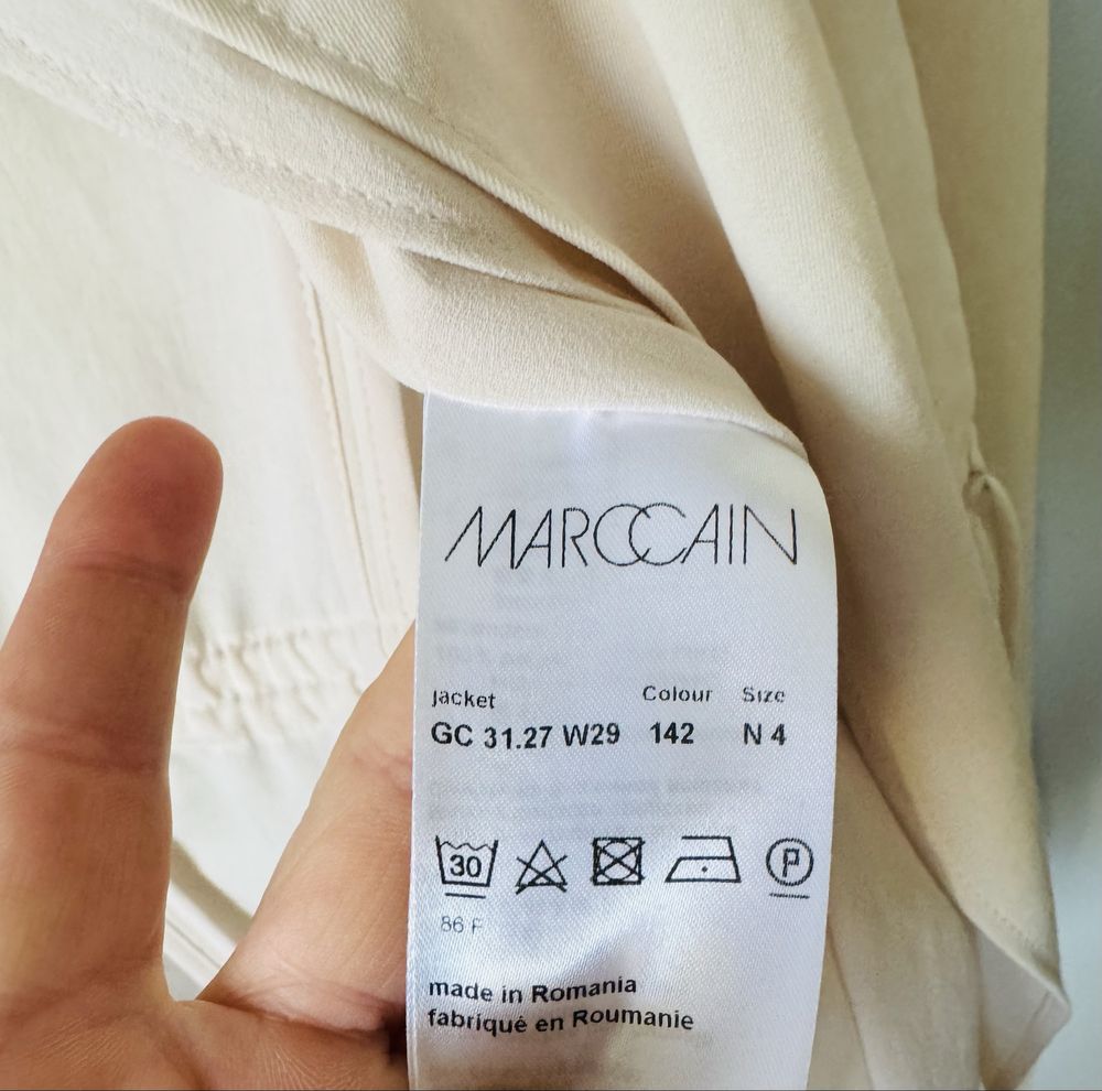 Lekki, zwiewny żakiet MARCCAIN_N4_40
