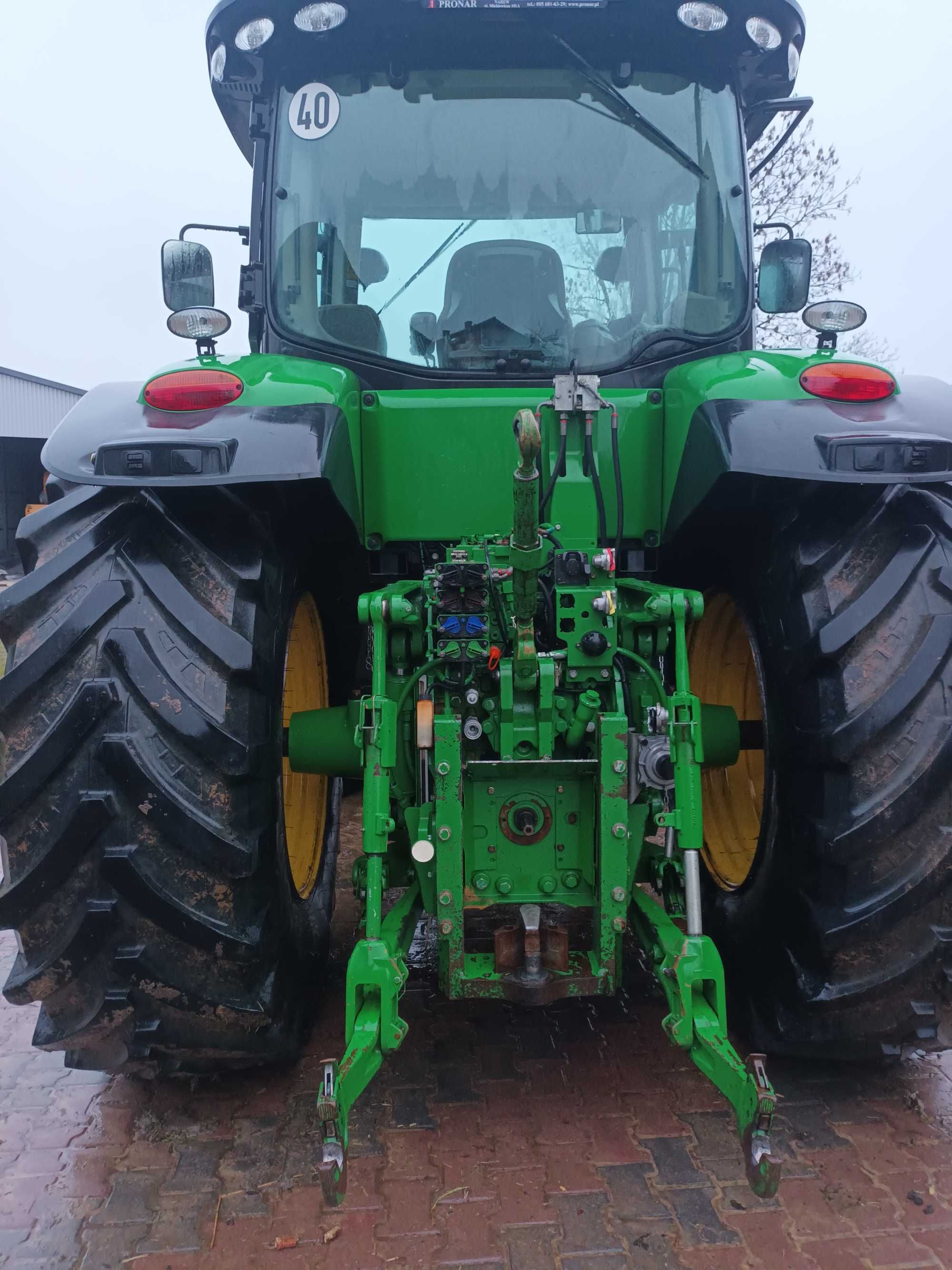 John Deere 7230R Command Quad