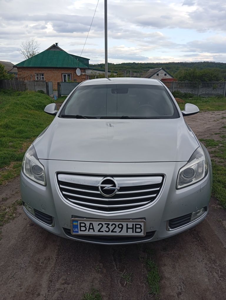 Продам Опель інсігнія 10 рік