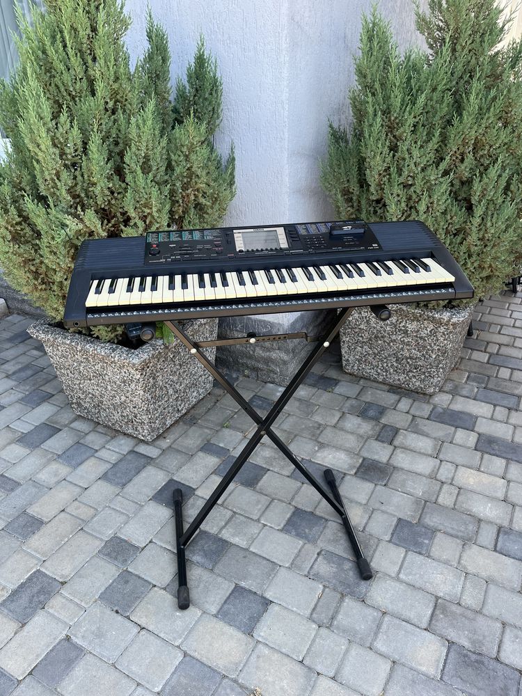 Синтезатор Yamaha PSR-330