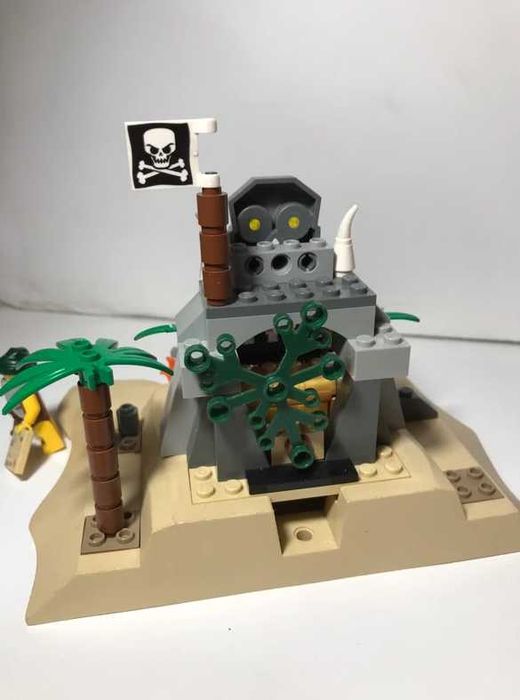 Lego Pirates 6241 Loot Island