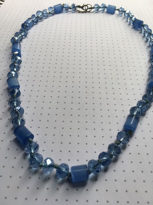 Винтажные бусы голубое сатиновое стекло