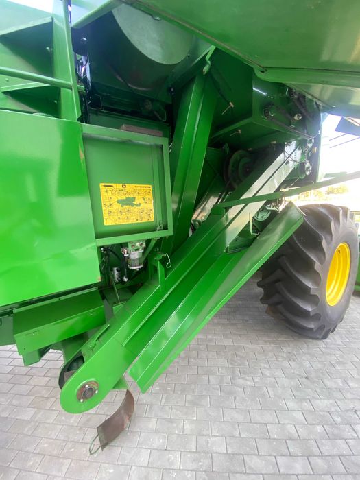 Комбайн John Deere 1072