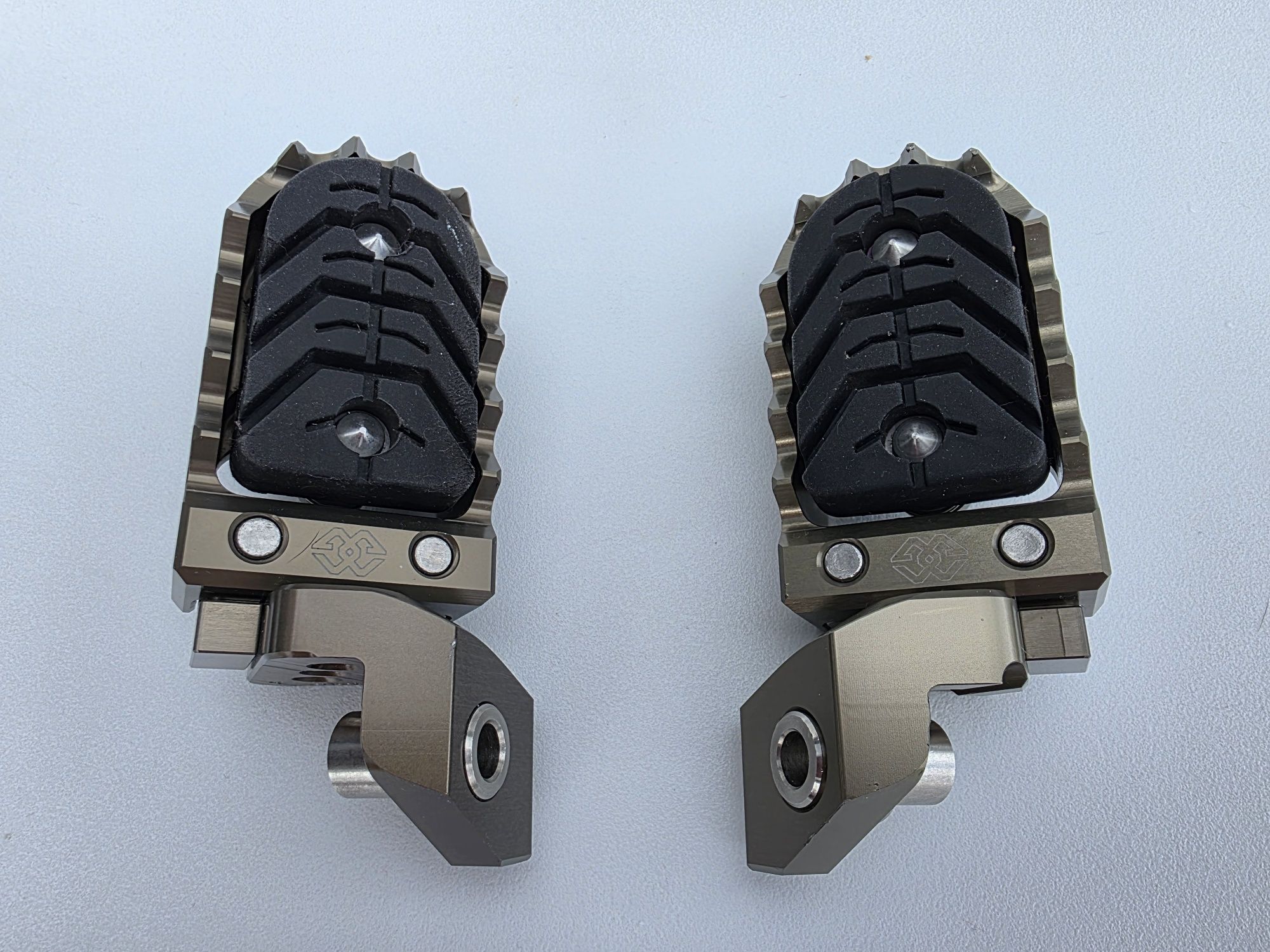 Podnóżki akcesoryjne BMW R1200GS R1250GS