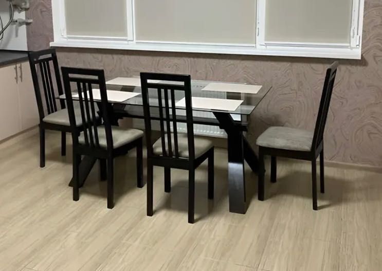 Скляний стіл та стільці( комплект)