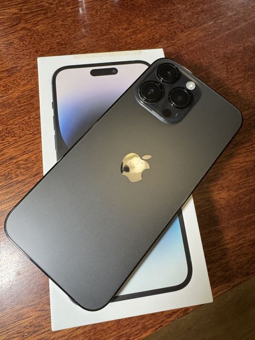 Продам айфон 14 про макс на 256