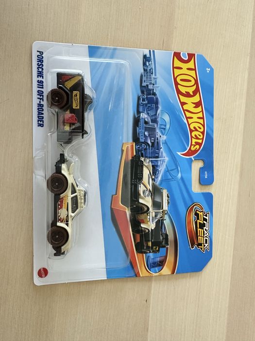 Hot wheels porsche 911 off-roader