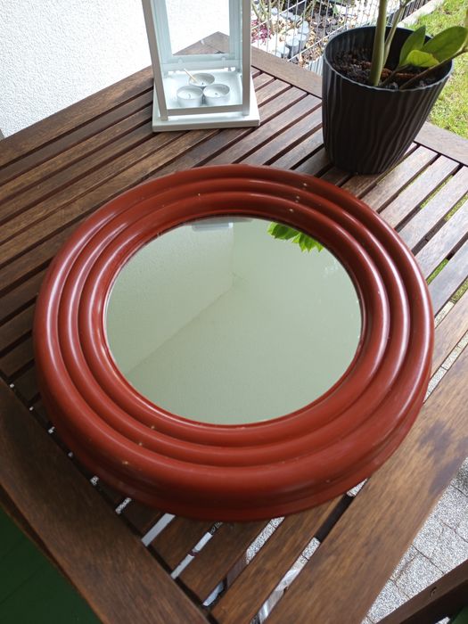 Plastikowe okrągłe lustro ścienne w tylu space vintage