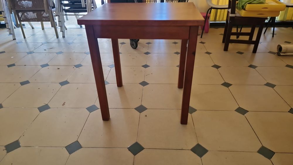 Mesa de restaurante / café