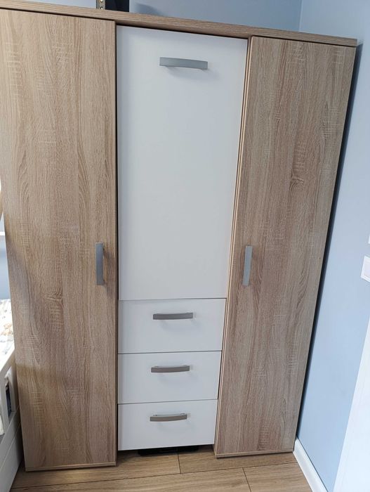 Zestaw mebli dla dziecka szafa, komoda i łóżeczko