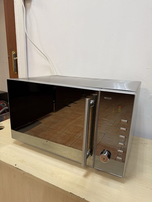 Мікрохвильова піч Caso MCG250