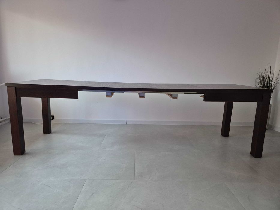 Stół z krzesłami 140 x 80 + 3 wkładki po 45cm