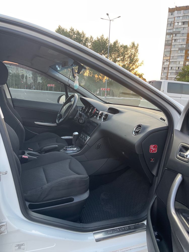 Продам Автомобіль , машину Peugeot 308 2008 року