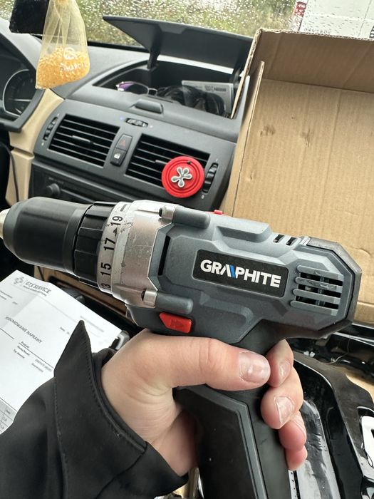 Wiertarko-wkrętarka GRAPHITE Energy+ 58G000-SET1 z akumulatorem