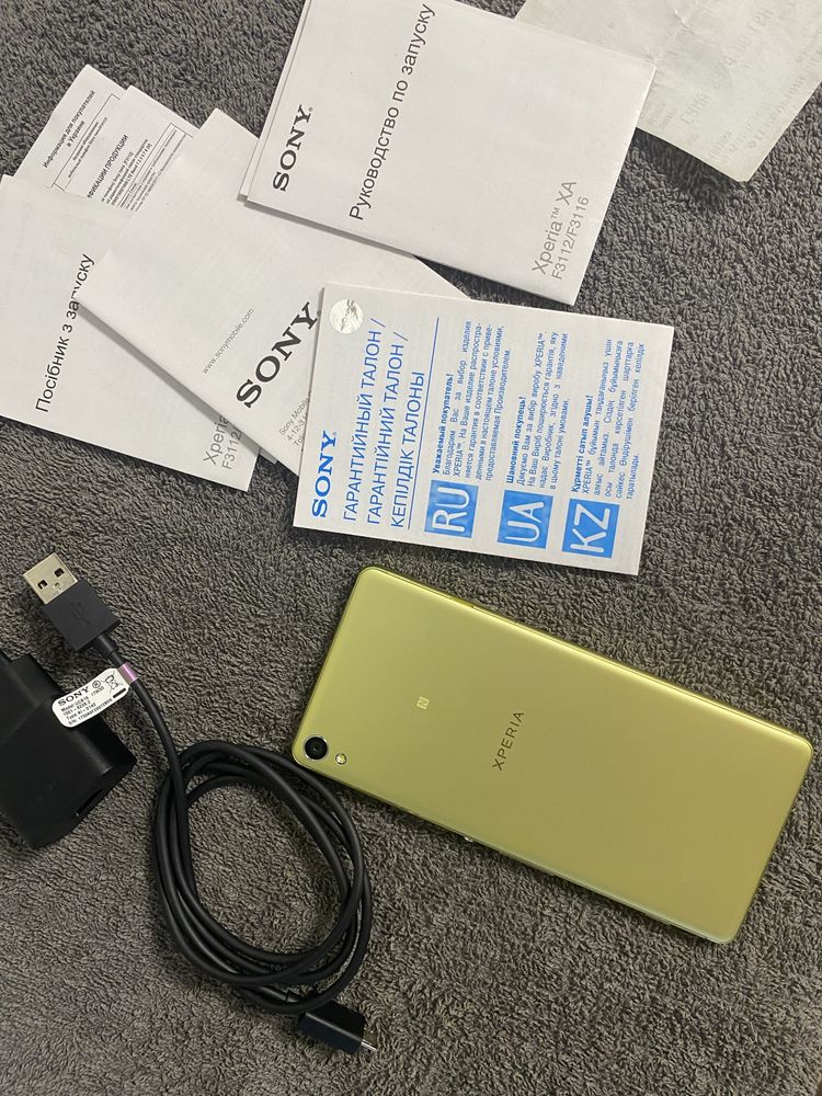 Sony F3112 В ідеальному стані з чохлом.