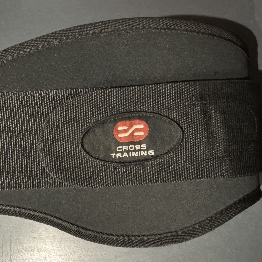 Cinturão de apoio lombar Nike com fecho em velcro