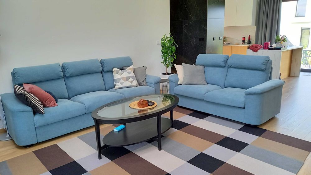 2 kanapy IKEA_ dwie pary wymiennych pokrowców. Kanapa 3 os i 2 os.
