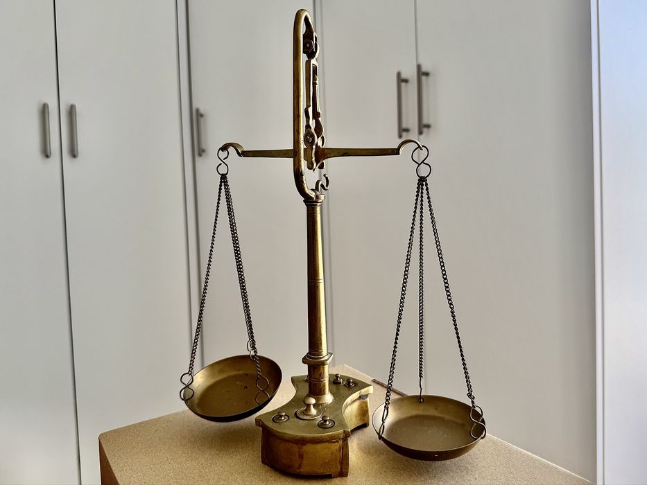 Balança Antiga em Latão