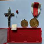 Zestaw staroci,medale,krzyżyk