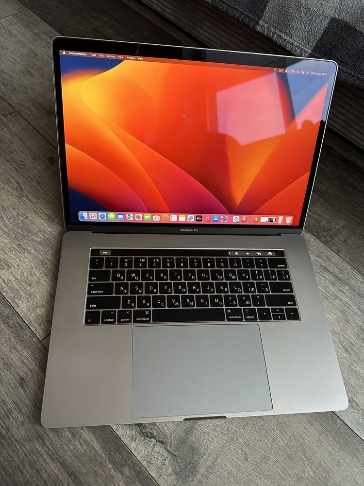 MacBook Pro 15 2017, 16gb, 512gb, radeon 560 4gb