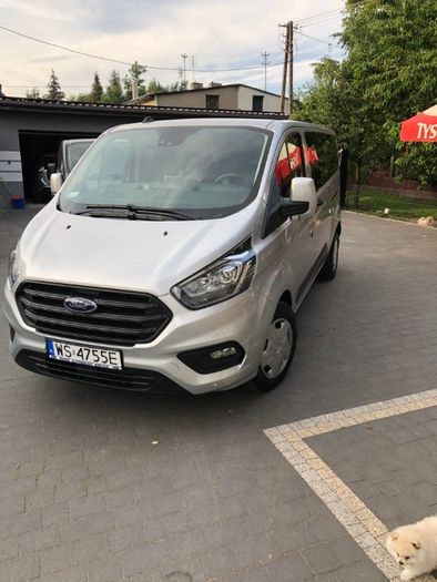 Wypożyczalnia wynajem busów  9-osobowy. Ford custom wypożyczalnia