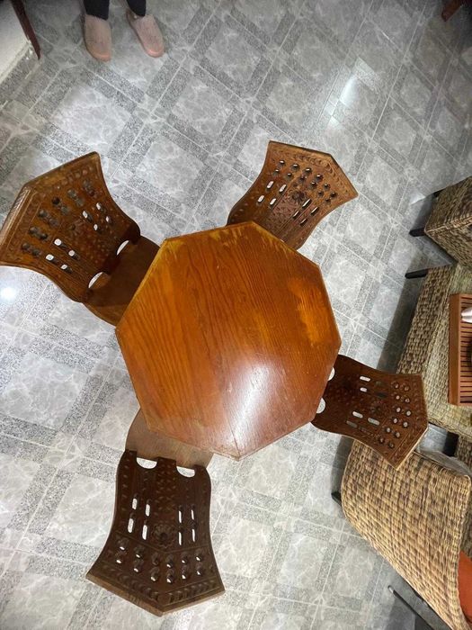 Conjunto de Mesa Octogonal e 4 Cadeiras de Madeira Maciça | Rústico
