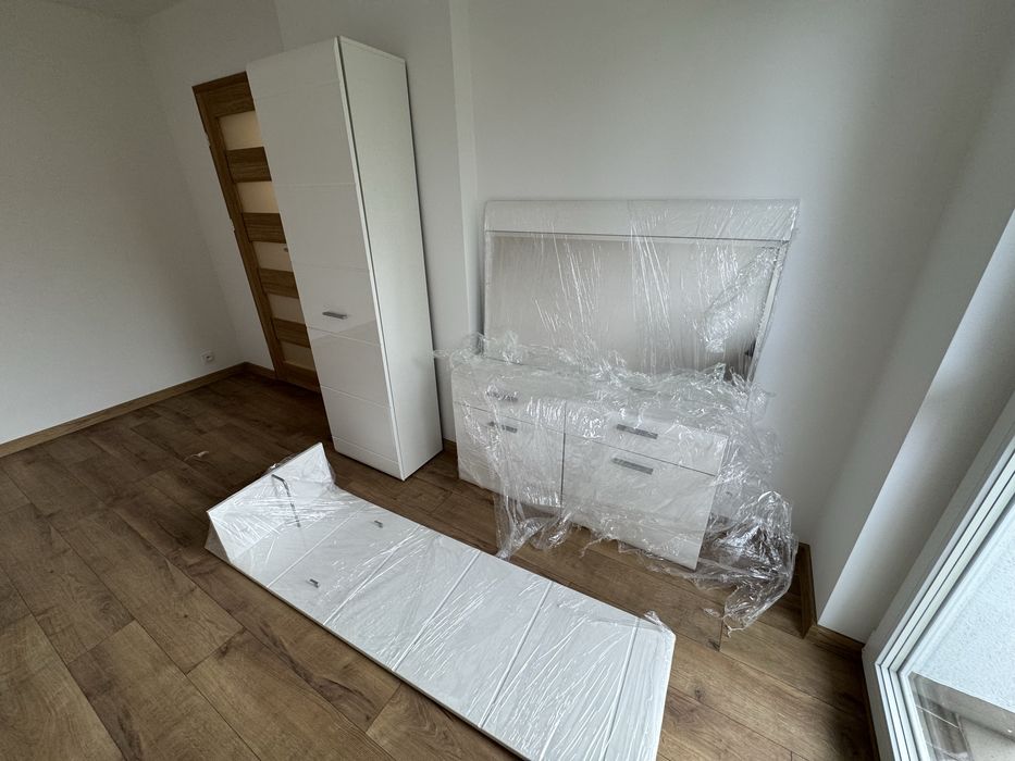 Meble korytarz Kompletne umeblowanie korytarza BIAŁY LAKIER