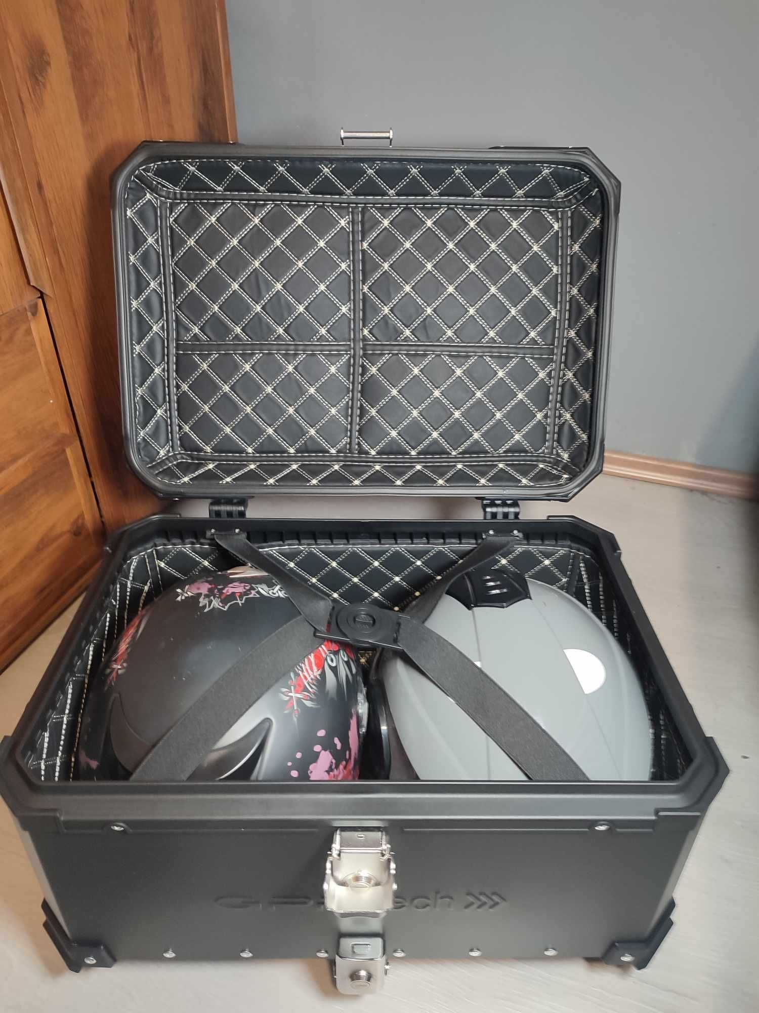 Aluminiowy kufer motocyklowy 65L kufer centralny na DWA KASKI + PŁYTA