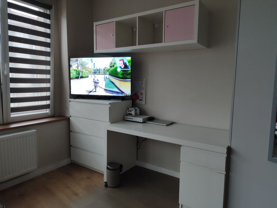 Zestaw mebli Ikea - lóżko z materacem,biurko, szafka n
