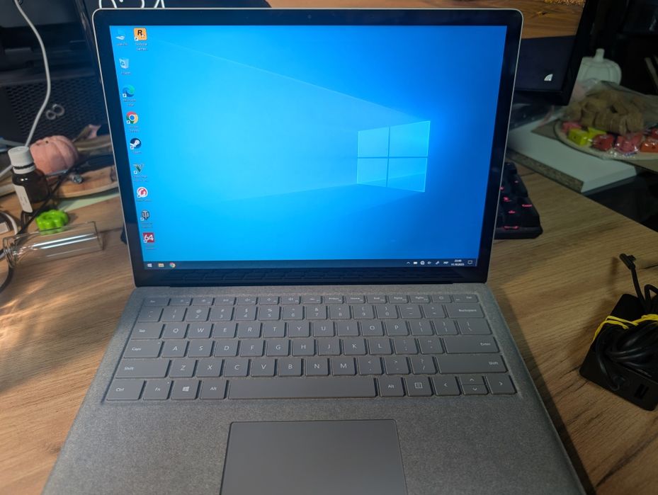Ультрабук Microsoft Surface Laptop 1769 б/в гарний стан
