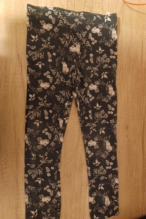 Czarne legginsy w króliki H&M