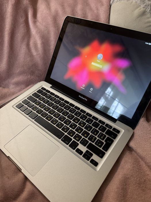 Продам MackBook 13-inch 2011 г