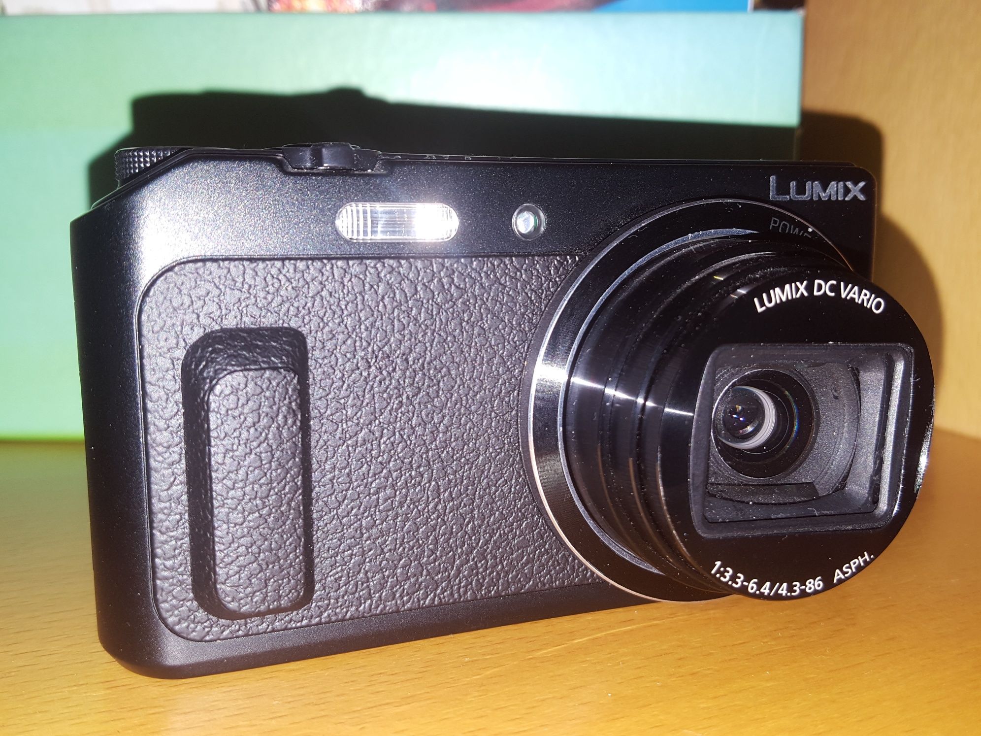 Máquina fotográfica lumix TZ 57 PARA PEÇAS