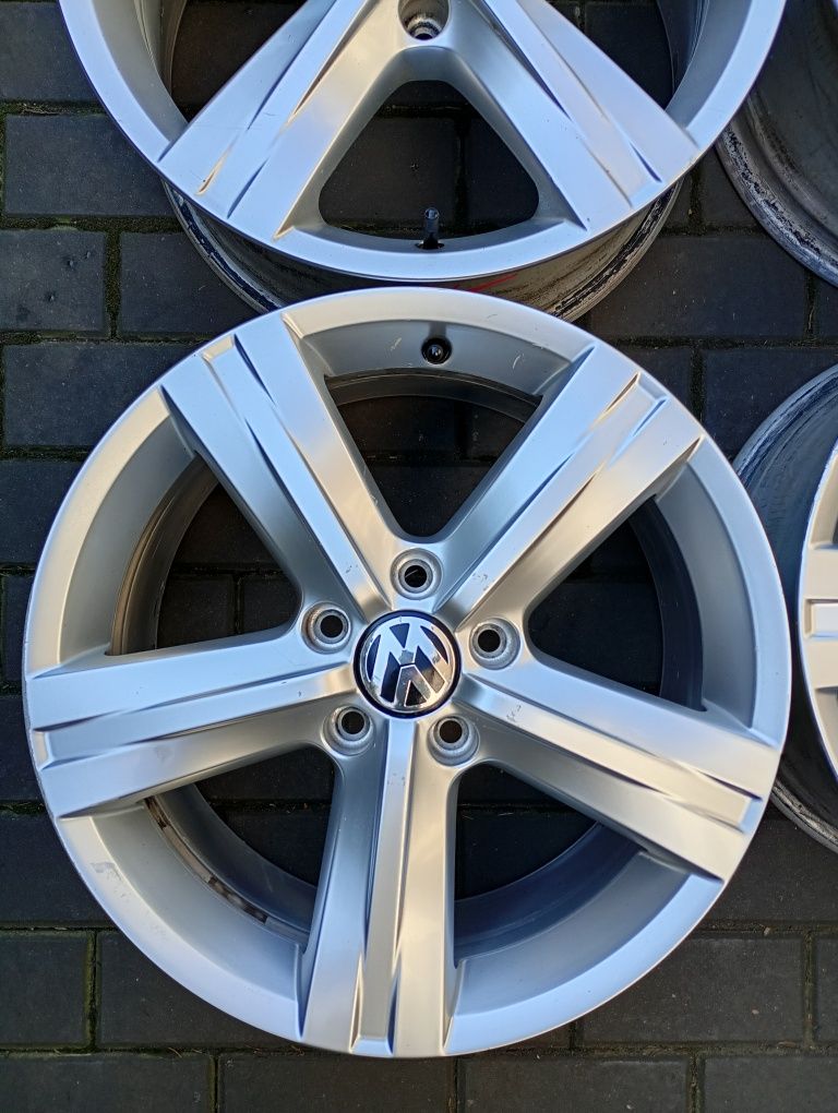 Nr 1 Alufelgi VW passat B7 r17 5x112
