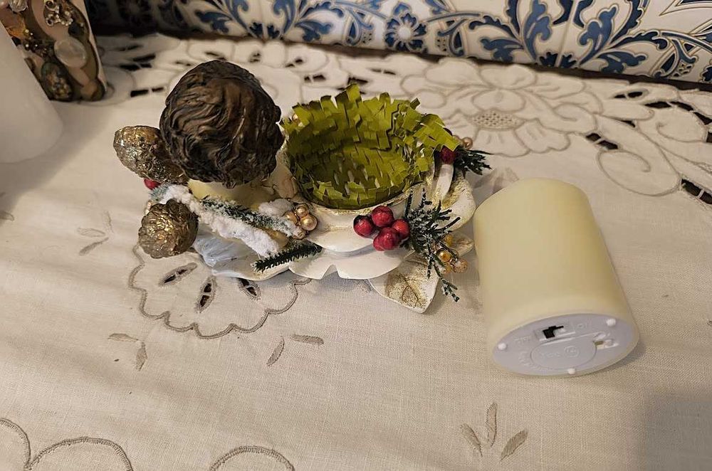 Anjo decorado com a serenidade e a magia do Natal    Artesanal