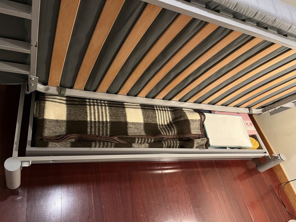 Sofa-cama c/ baú IKEA