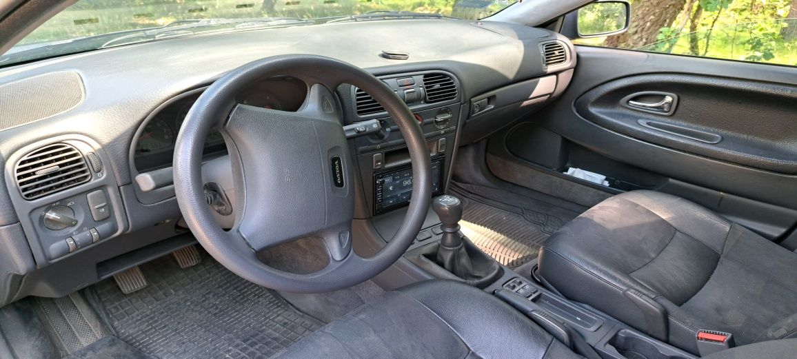 Volvo V40 1.8 16V benzyna 115km