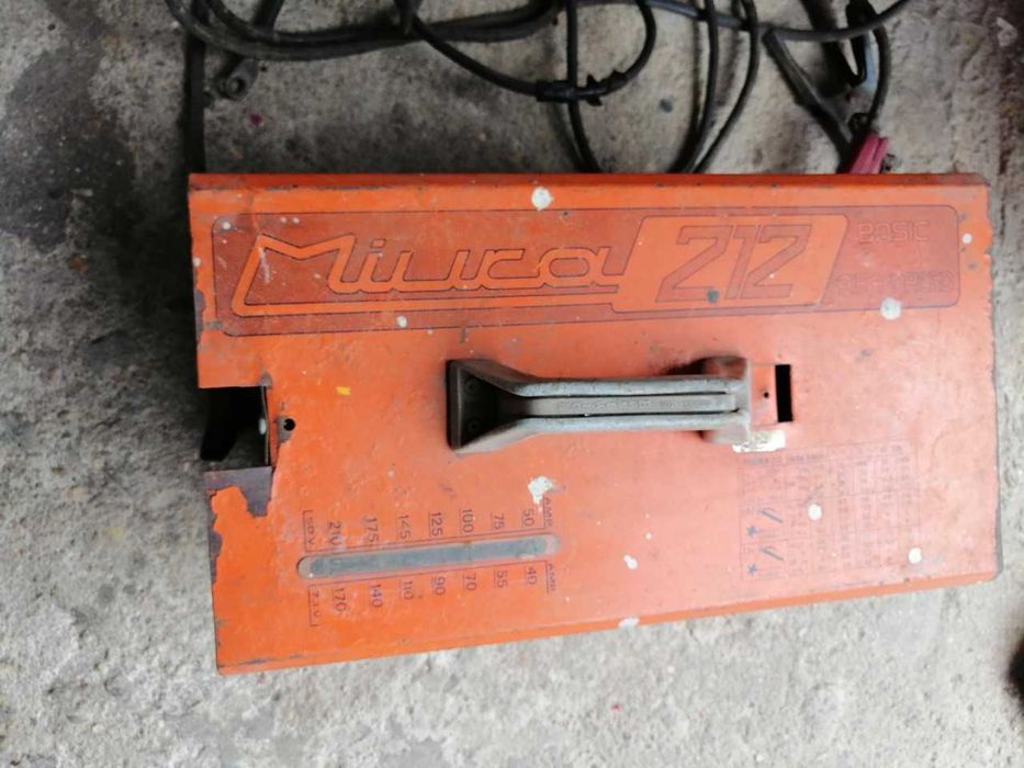 Aparelho de Soldar 220V-380V 50-60Hz Máximo 210 AMP