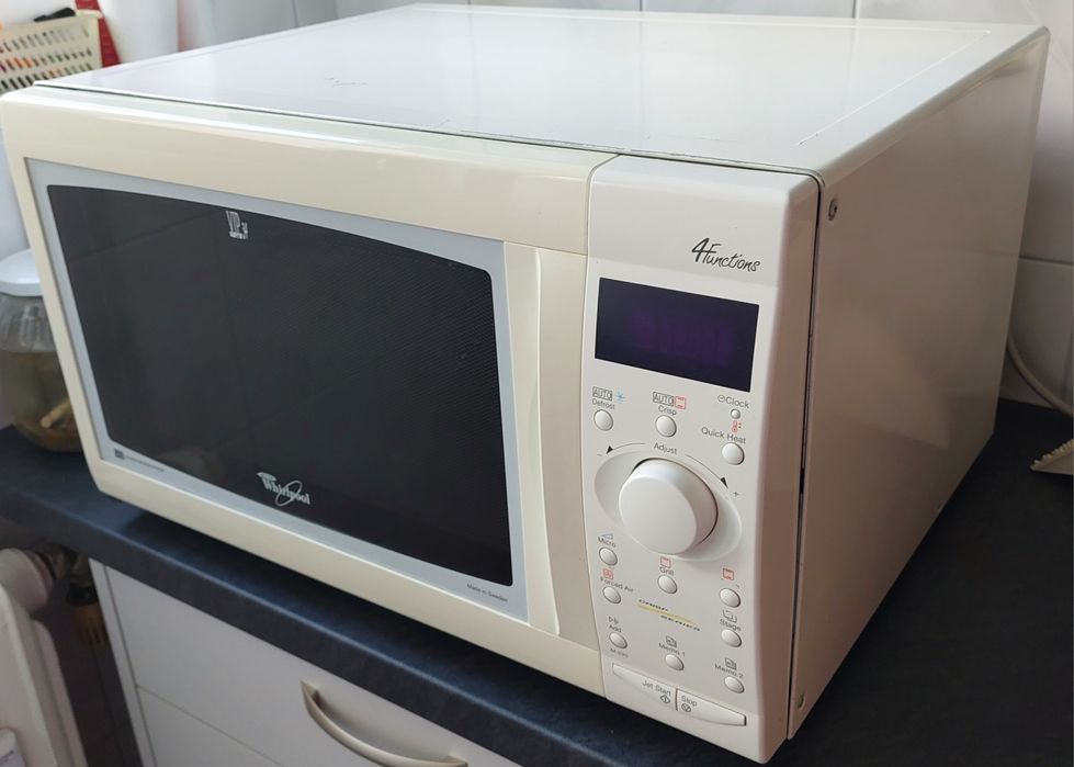 Kuchenka mikrofalowa Piekarnik - Whirlpool z funkcją crisp, grill, tur