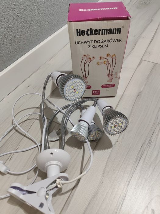 Uchwyt z żarówkami do naswitlania roślin