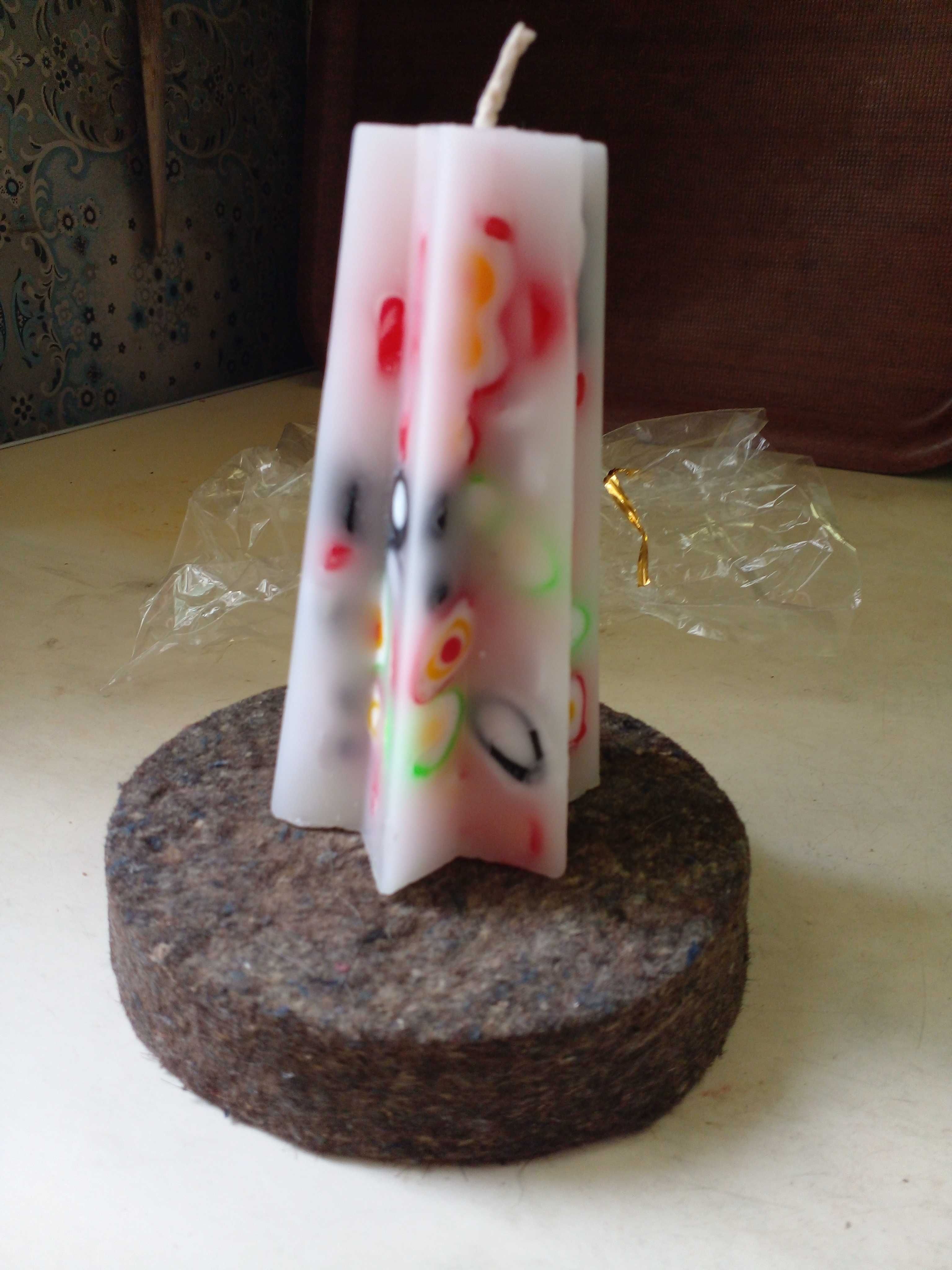 Праздничная-подарочная свеча (стилизированная)