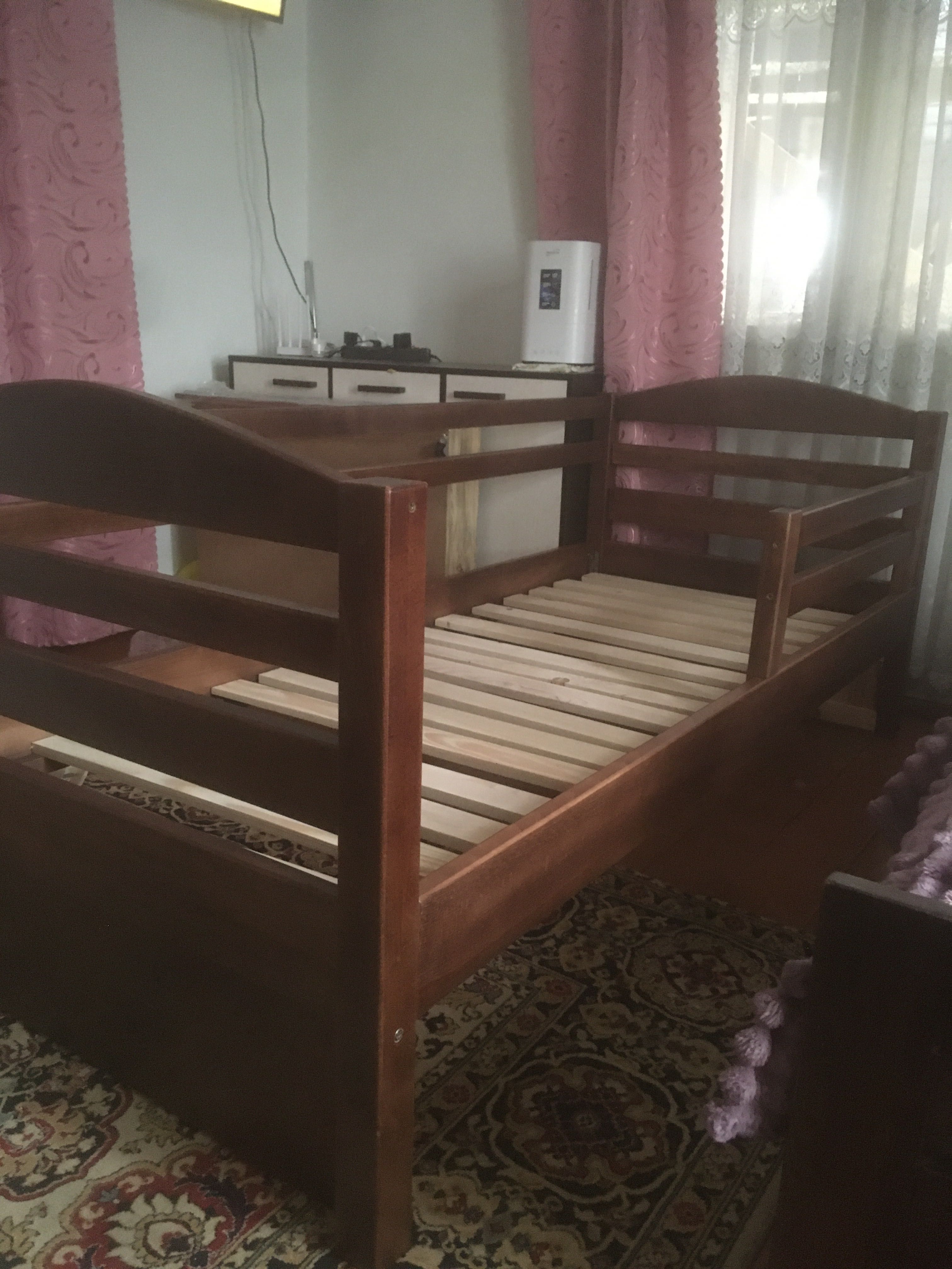 Продам дитяче ліжко з  масиву