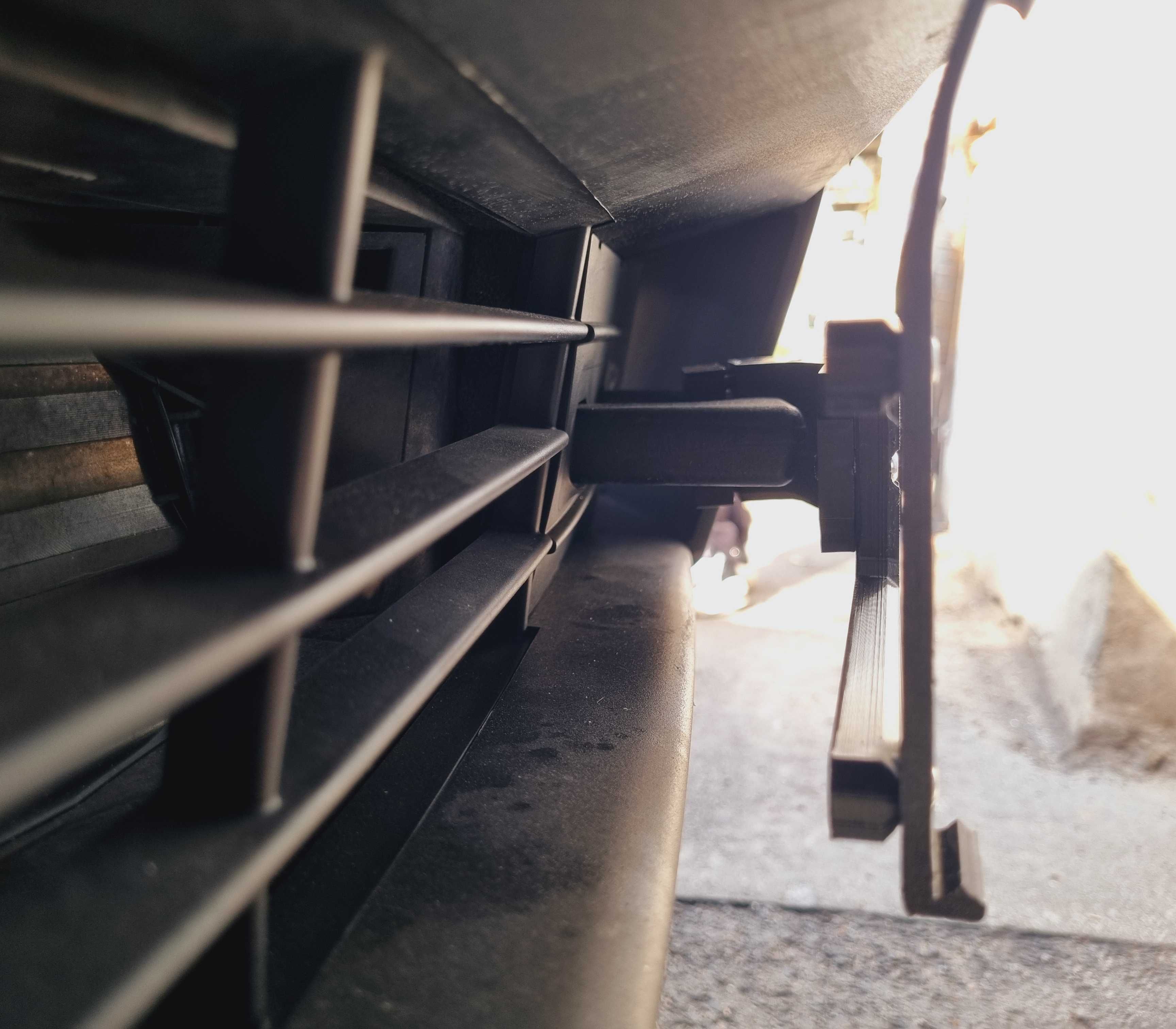 Крепление под номерной знак Tesla Cybertruck